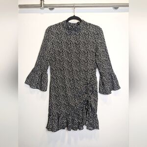 MINKPINK Black White Floral Mock Neck Bell Sleeve Ruffle Mini Dress Size Small
